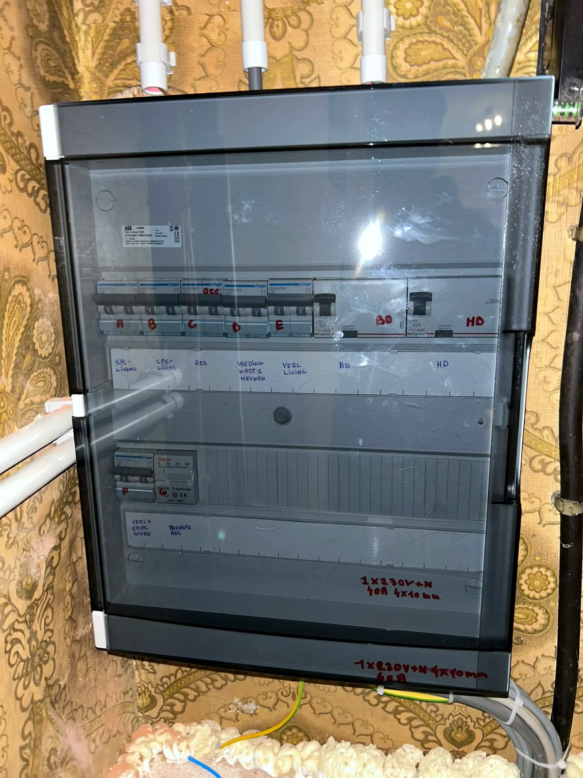 Vervangen verdeelbord met differentieel en automaten in een renovatiewoning